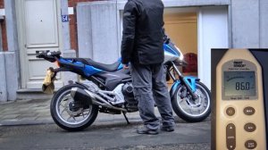 Escape Yoshimura R77 vs Original - Honda NC 750X 2016