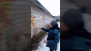 первый покрас балончиками на заброшеной стене