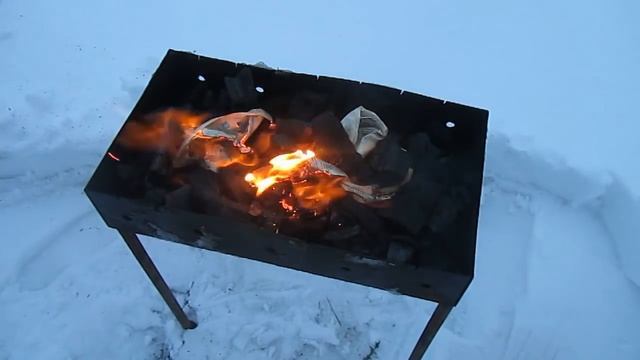 КАК БЫСТРО РАЗЖЕЧЬ УГОЛЬ В МАНГАЛЕ. Часть 1. смотреть онлайн