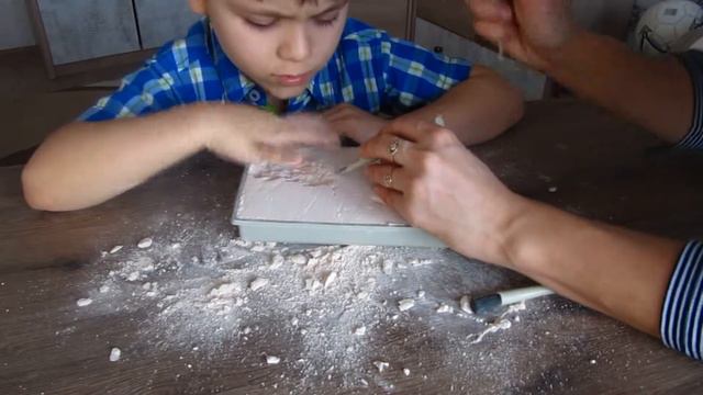 Раскопки динозавра // Игровой набор палеонтолога // Тираннозавр смотреть онлайн