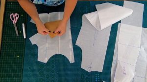 Новогоднее платье №1. Красивое нарядное платье с оригинальным воланом и драпировкой.mp4