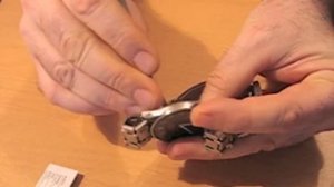 Как самостоятельно снять крышку наручных часов и заменить батарейку