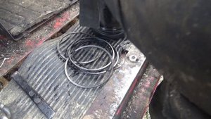 Двигатель Д 245 Евро 2 отказался работать.Трелевочник ТЛТ-100. Вынимаем поршни. Ищем причину....
