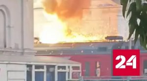 Очевидцы сняли кадры горящей электрички в Солнечногорске - Россия 24 