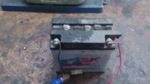 Снимаем аккумулятор для зарядки. Сигнализацию оставляем включенную!