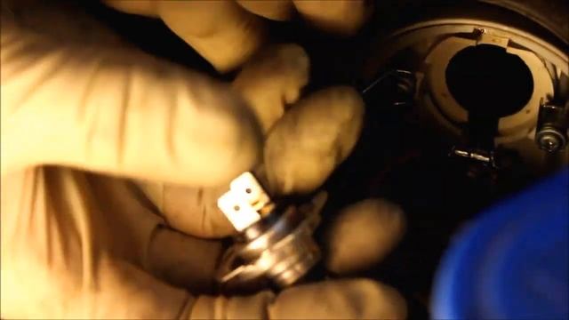 Headlight Bulb Replacement - Kia Spectra смотреть онлайн