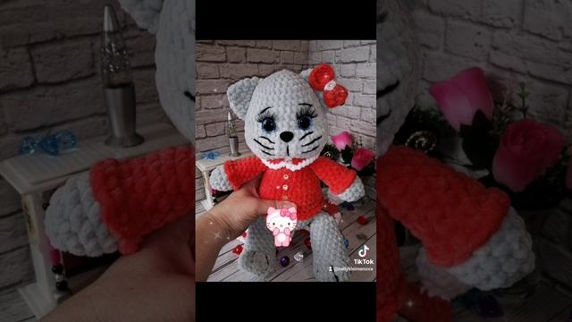 Кошечка с мышкой амигуруми ручной работы 36 см