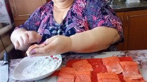 ОЧЕНЬ ВКУСНО ЗАСОЛИТЬ КРАСНУЮ РЫБУ ДОМА. Получается нежное, как масло, и малосольное. (Лосось Форел)