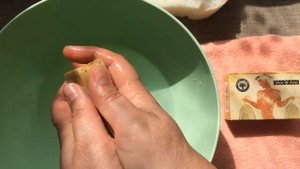 Оливковое натуральное мыло. Греческое кносское мыло. Мыление.