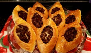 Вкуснейшие расстегаи с мясом из дрожжевого теста.mp4