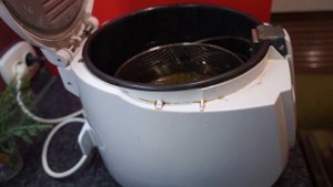 Жарим во фритюре.