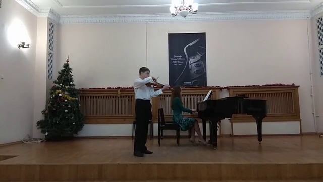 Александр Павлов играет "Прялку" Яншинова смотреть онлайн