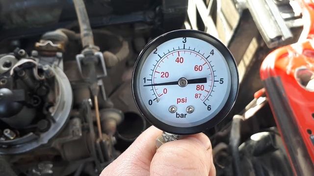Замер давления бензонасоса на Ауди 80 моновпрыск. Проверка регулятора давления топлива смотреть онлайн