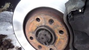 Крутится переднее колесо на холостом ходу (на нейтрали) citroen c4