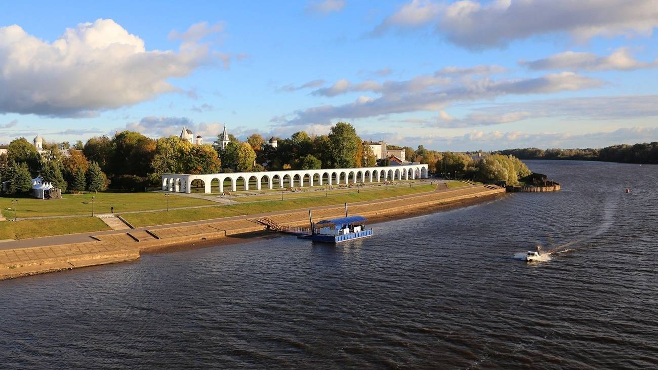 Великий Новгород. По реке Волхов смотреть онлайн