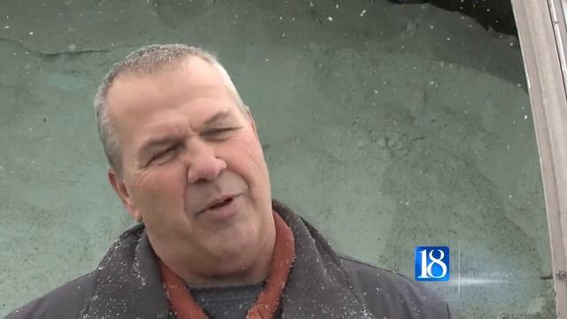 Crews battle snow, wind смотреть онлайн