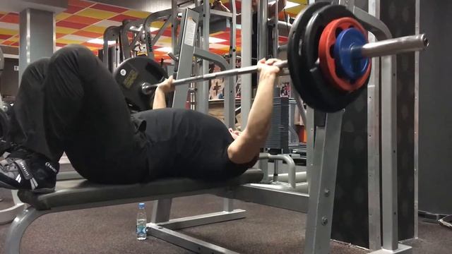 Жим лёжа ноги на лавке 105 кг смотреть онлайн