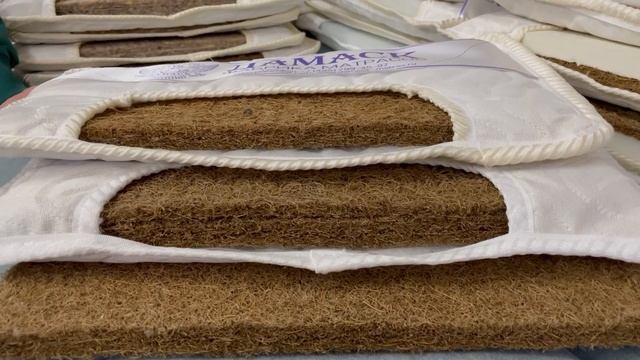Жесткий матрас на диван- рассмотрим варианты с фабрикой Дамаск.