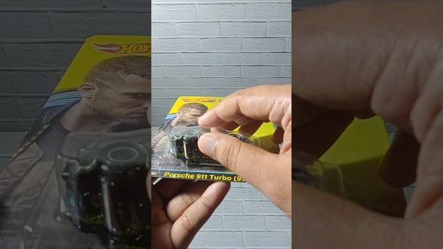 Review Hotwheels CYBERPUNK 2077 PORSCHE 911 TURBO (930) смотреть онлайн