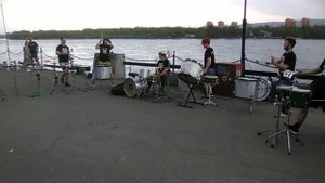 Шоу барабанщиков "Zanoza" на набережной Красноярска