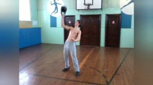 32 на попа!КАК ПОДНЯТЬ ТЯЖЕЛУЮ ГИРЮ НА ПОПА! Мои тренировки!