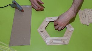 ПОДЕЛКА ВАЗА ПОД ФРУКТЫ ИЗ МЕДИЦИНСКИХ ШПАТЕЛЕЙ. ПОДЕЛКИ СВОИМИ РУКАМИ.