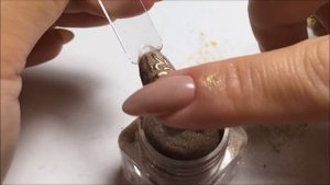 NAILS : дизайн ногтей ВТИРКА акриловой пудрой и пигментами. ЭФФЕКТ ЧЕКАНКИ.