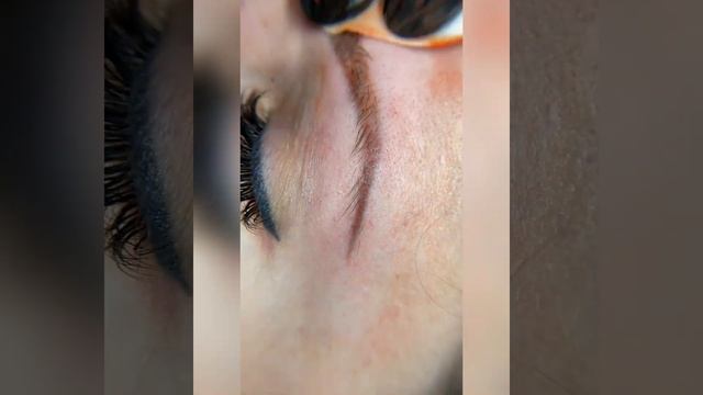 Перекрытие перманентного макияжа бровей смотреть онлайн