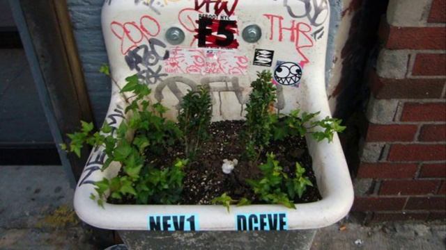 Старый Хлам В Красивые Декоративные Украшения Для Сада смотреть онлайн