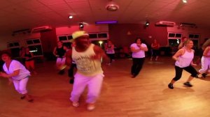 ZUMBA® FITNESS Zin 53 Moviendo Caderas (Reggaeton)