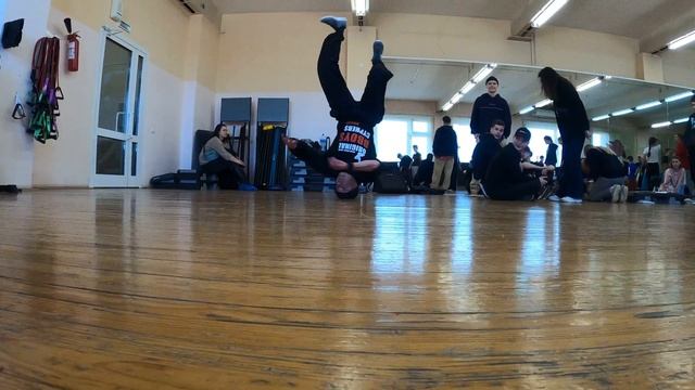 Crazy Sunday Jam | bboy Valdemar headspin смотреть онлайн