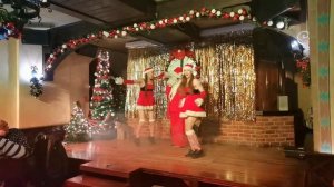 Новогодний весёлый танец для корпоратива