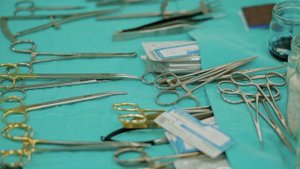 Подтяжка лба и висков, круговая блефаропластика и открытый SMAS лифтинг средней трети лица и шеи