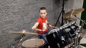 Антон Жданов    Michael Jackson Billie Jean  на барабанах