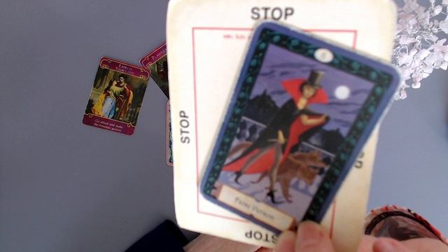 Cette personne tient assez à toi ? pour se démasquer. смотреть онлайн