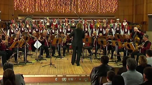 Брала мома ружа цвете :: Maiden was picking hollyhock flower смотреть онлайн