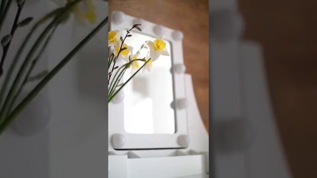 Гримерный туалетный столик косметический с подсветкой дизайнерский для визажа белый смотреть онлайн