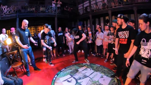 xNVRxKRUMP 1/2x Grime vs Yung Slam смотреть онлайн