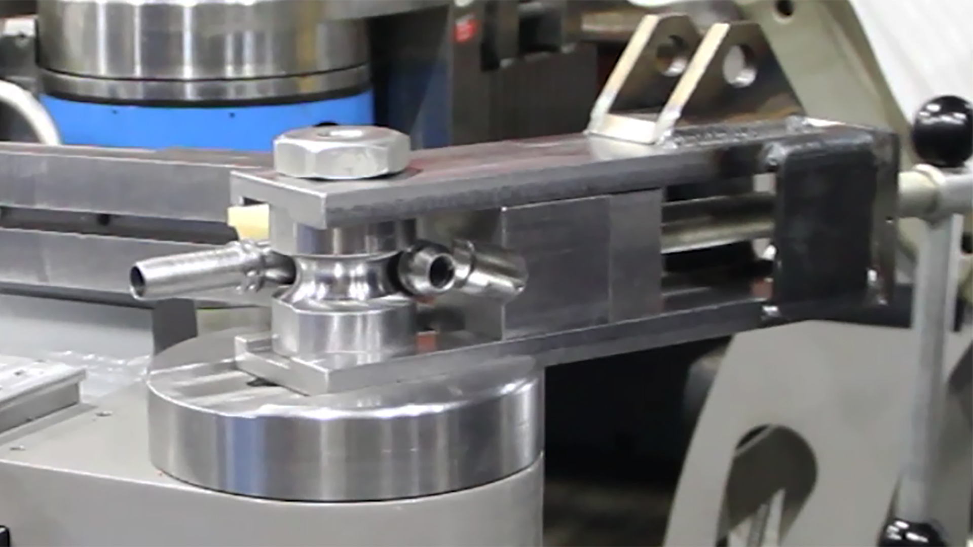 Подводка гайка штуцер. 5 штуцер гайка. Подводка гибкая 100 см г/г monoflex. Гибка штуцеров. Дорновый трубогиб.