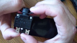 рубильник- предохранитель 7А 250v