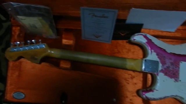 Fender Masterbuilt Jason Smith 69 Stratocaster Relic Electric Guitar Olympic White over Pink Paisle смотреть онлайн