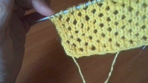 Рельефный узор спицами СОТЫ