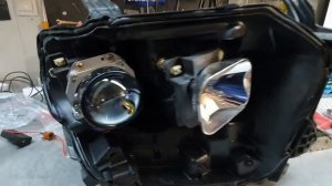 Toyota Tundra. Установка Лазерных линз Aozoom Laser gen2.  Очень мощный свет!