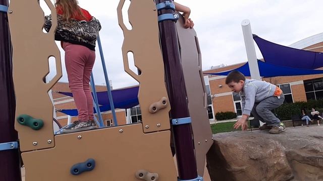 ВЛОГ Торонто |Мои развлечения| с братом на детской площадке смотреть онлайн