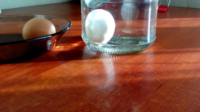 Как проверить яйца на свежесть смотреть онлайн