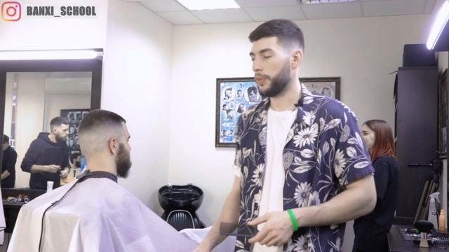 Идеальный ФЕЙД и стрижка БОРОДЫ | FADED BEARD/ HAIRCUT TUTORIAL смотреть онлайн