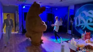 Медленный танец с Мишкой ??