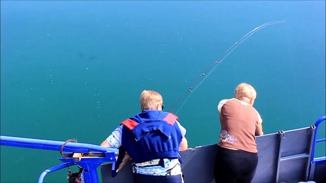 Женщины тоже рыбачат на Байкале . . . 2. [ Рыбалка на Байкале. ]