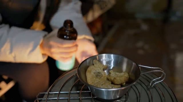 낙엽비 내리는 솔로캠핑 . 간절기 캠핑세팅 .캠핑 브이로그 . 화로대  숯불구이 . 펠타쉘터 .