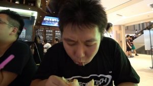 Очень вкусный Китайский бургер - и Китайские банки